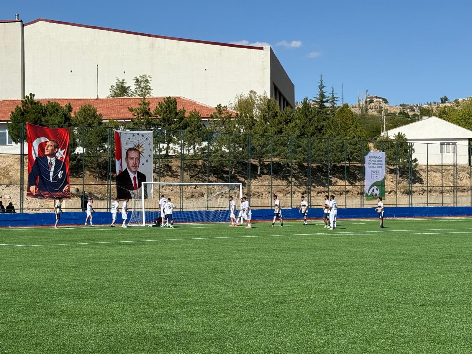 TURNUVADA REKABET KIZIŞIYOR