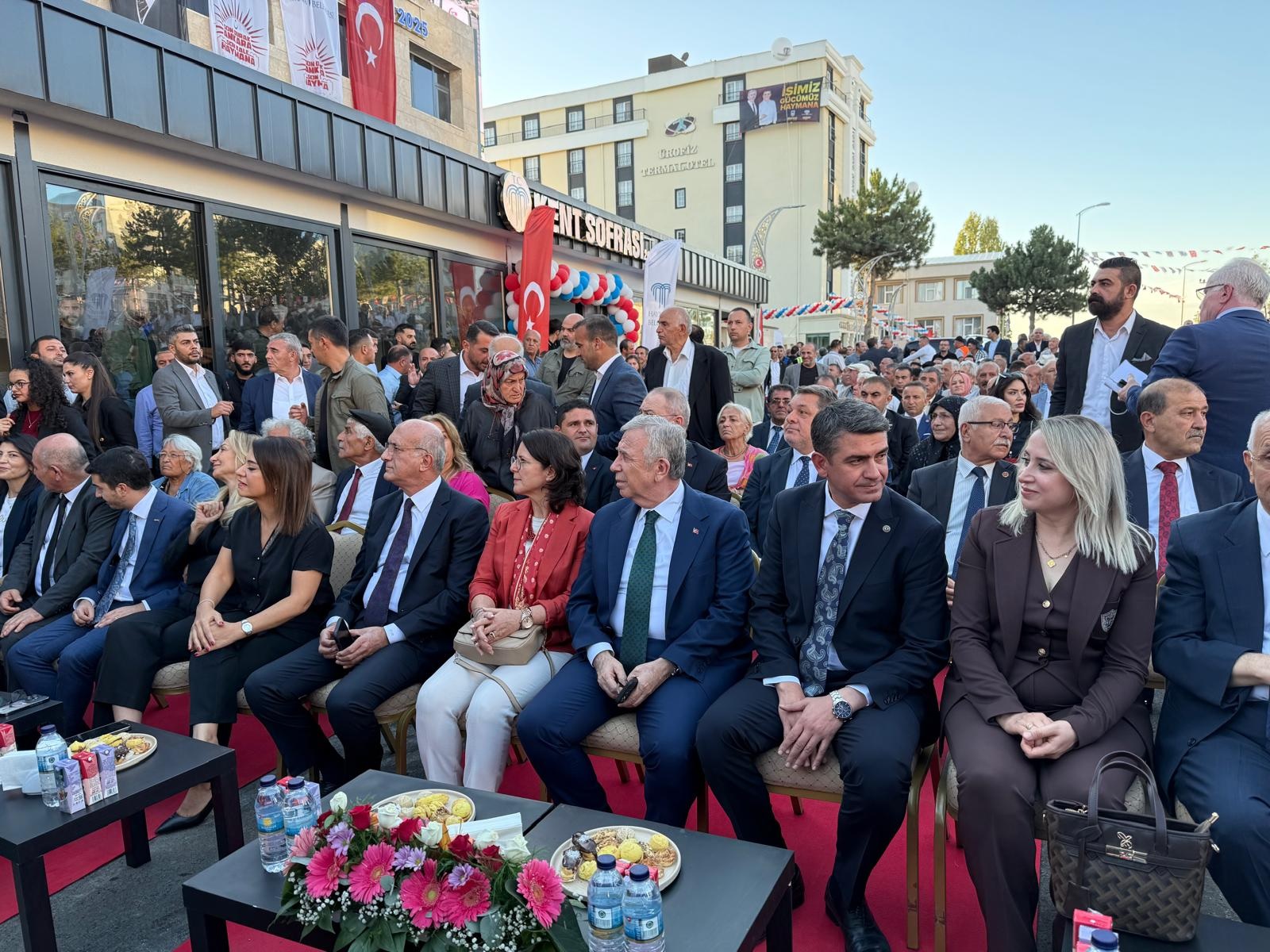 YILDIZKAYA’NIN YOKLUĞU DİKKAT ÇEKTİ
