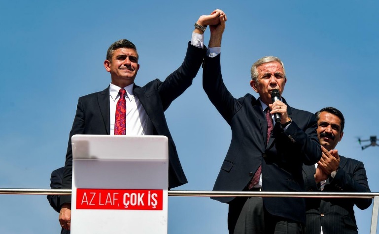 ÖZARSLAN İSTİFA ETTİ, DİĞERLERİ YALANLADI!