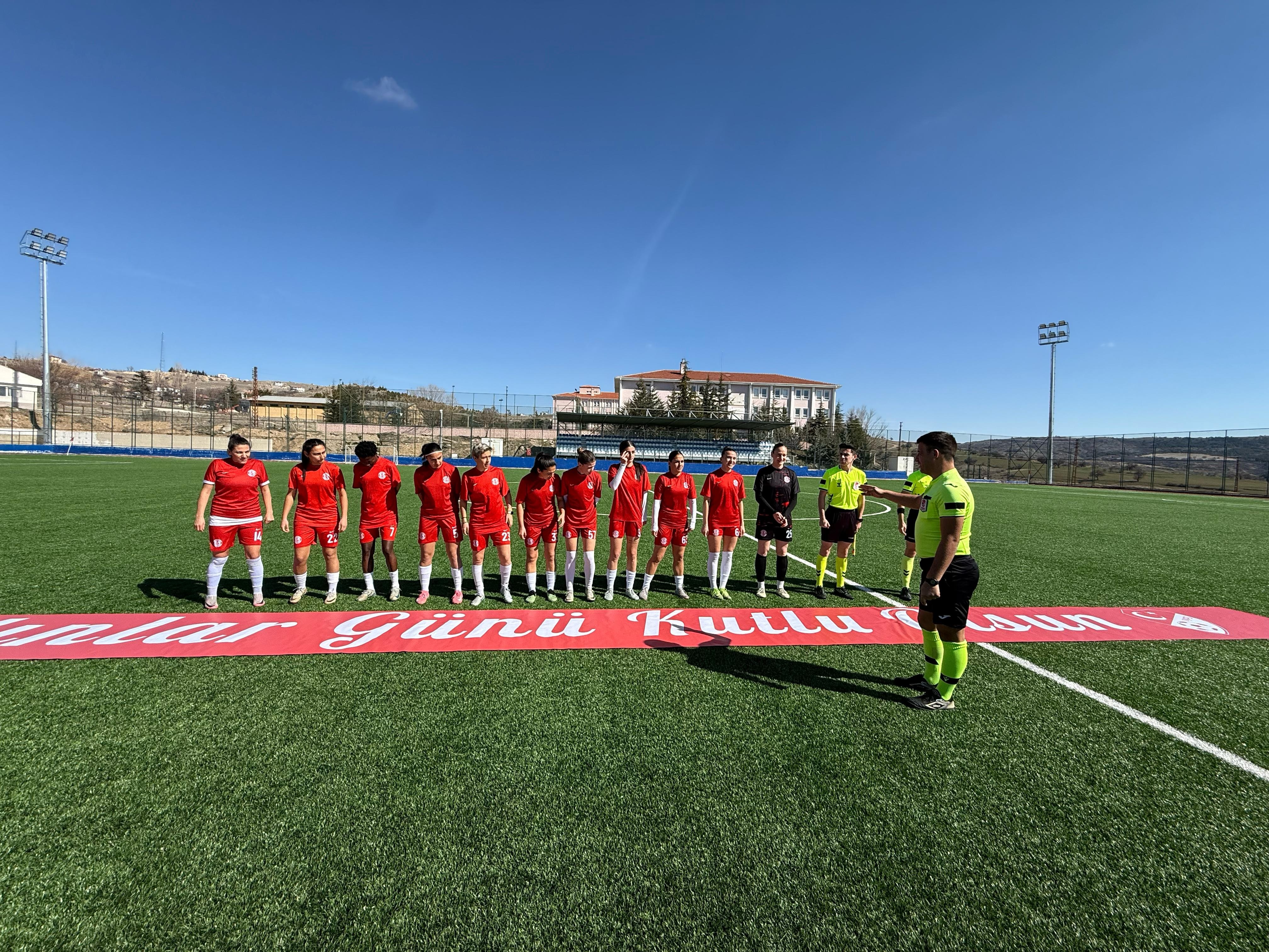 KADINLAR SÜPER LİG İÇİN PLAY-OFF OYNAYACAK