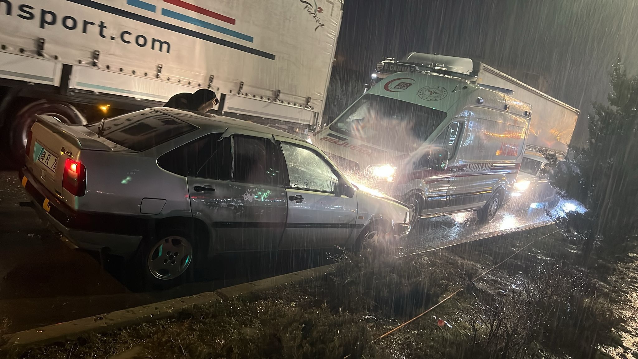 IŞIKLARDA ÇİFTE KAZA