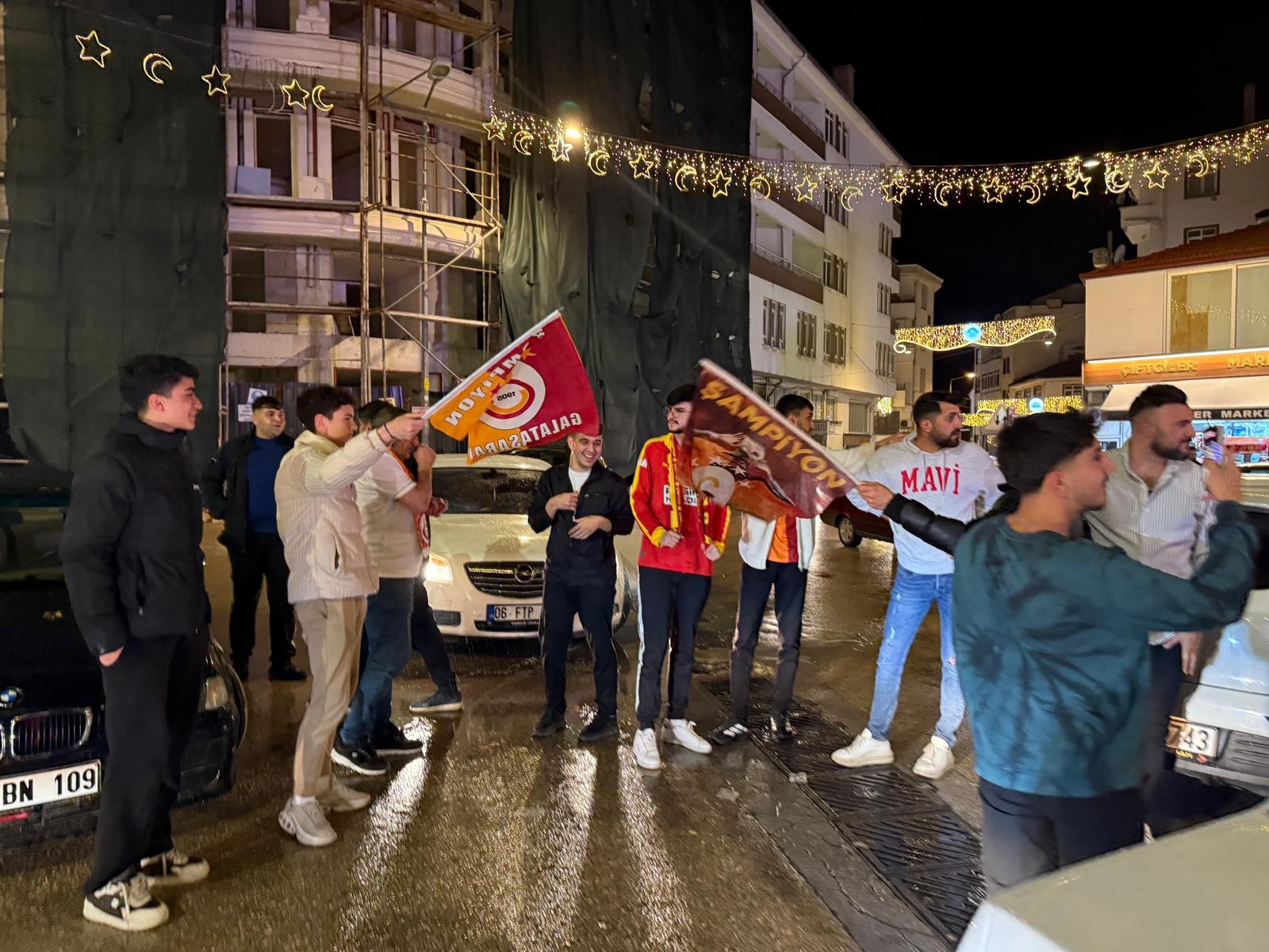 HAYMANALI GALATASARAYLILAR ŞAMPİYONLUĞU KUTLADI