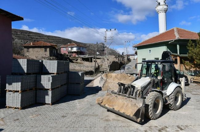 BELEDİYEDEN KÖYLERE ALT-ÜST YAPI ATAĞI