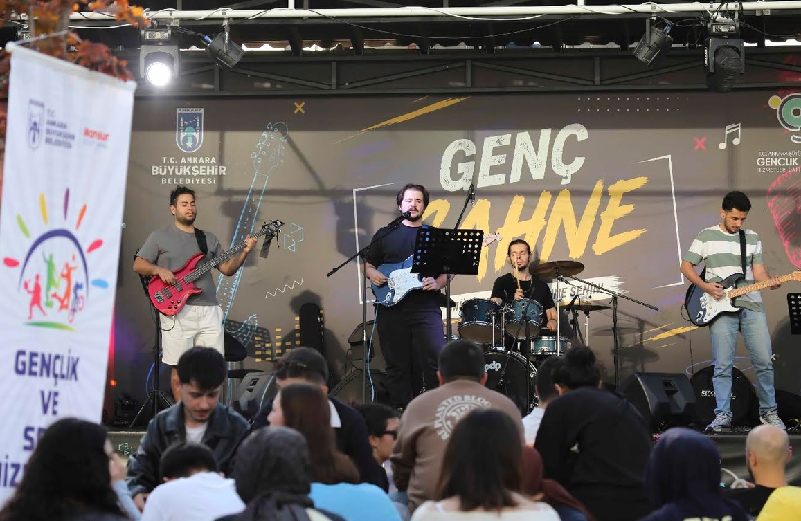 ÜNİVERSİTELİ GENÇLERE “HOŞ GELDİN” ŞENLİĞİ